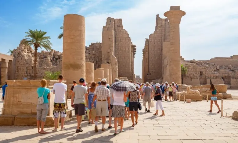 إيرادات مصر السياحية ترتفع إلى 15.3 مليار دولار في 2024