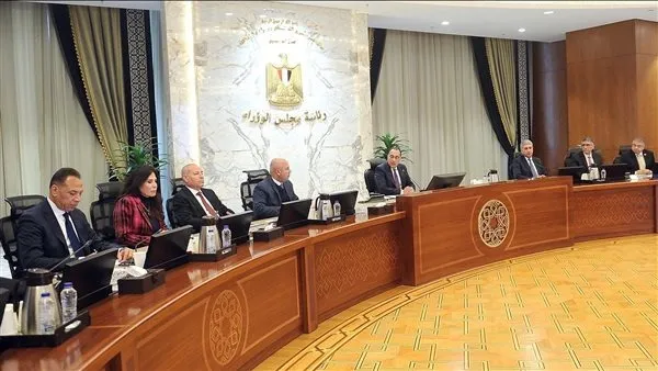 رئيس الوزراء يفتتح عددًا من المشروعات الصناعية ويتابع الاستعدادات لافتتاح المتحف المصري الكبير