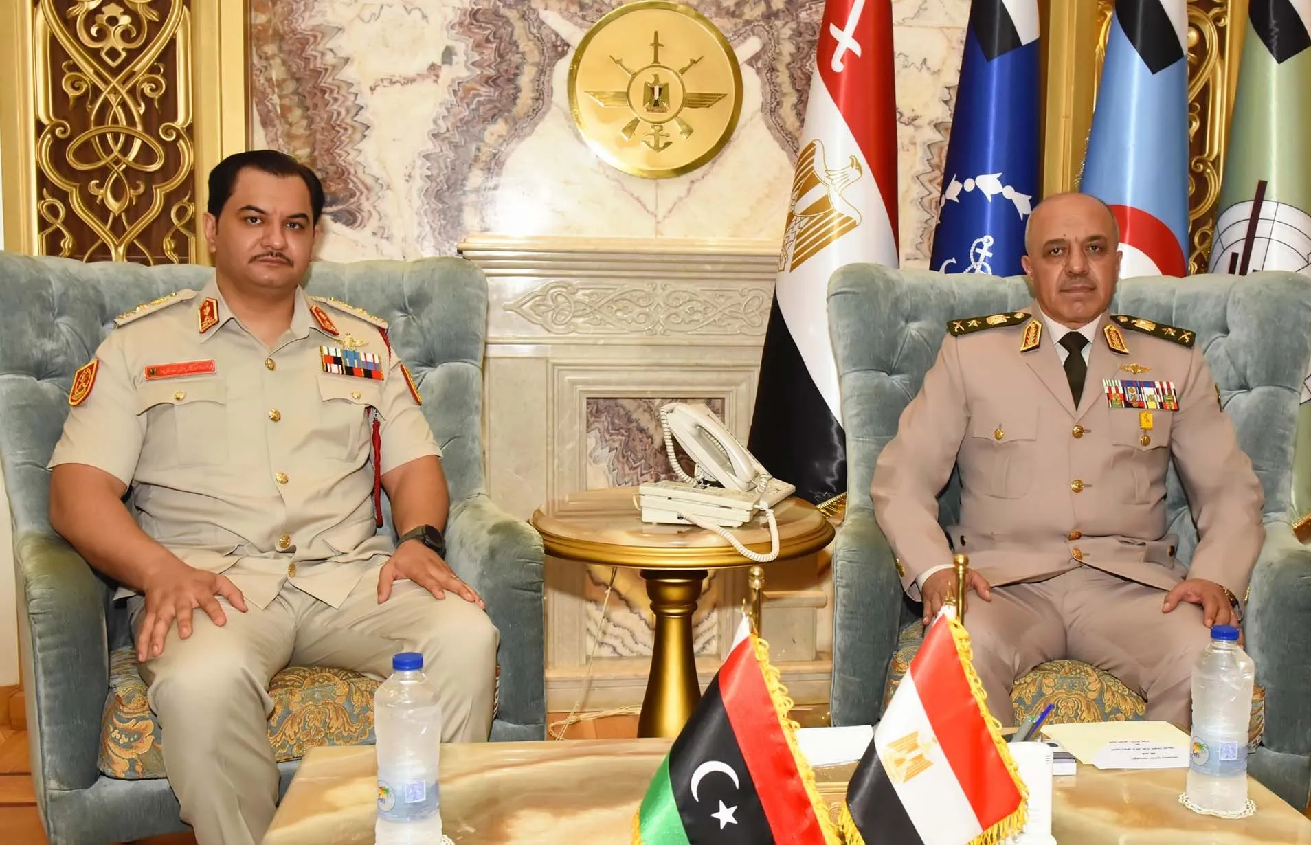 رئيس أركان حرب القوات المسلحة يلتقى رئيس أركان القوات البرية بالجيش الليبى