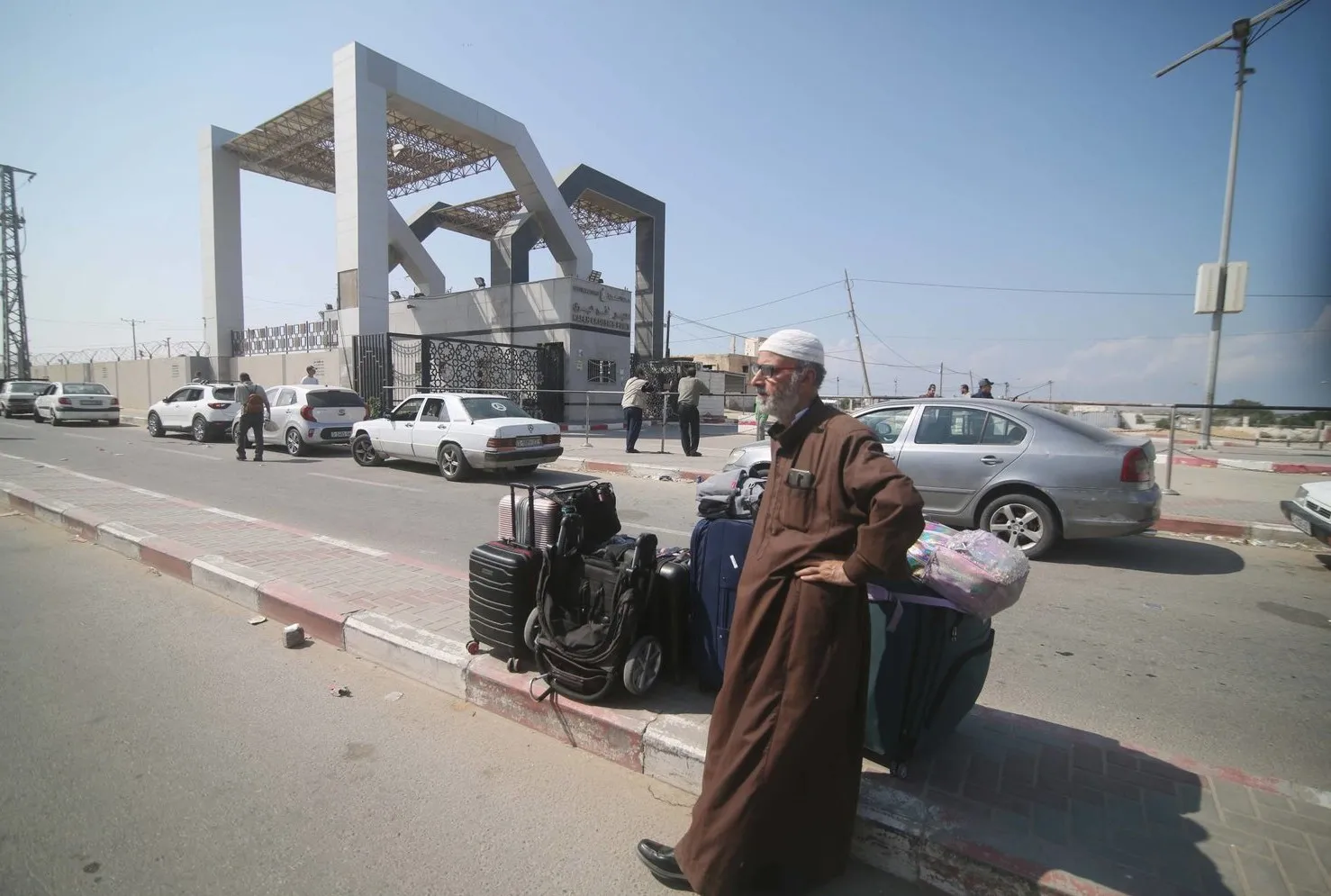 مصر ترفض السماح لأجانب في غزة بالمرور من معبر رفح دون إدخال المساعدات