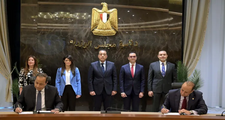 رئيس الوزراء يشهد توقيع عقد تأسيس شركة مشتركة بين الشركة القابضة للأدوية وشركة دواه فارما الأمريكية