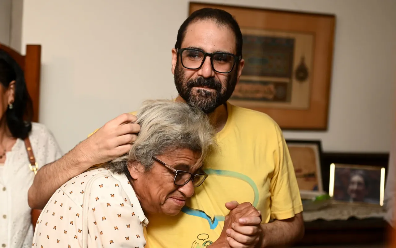 ستارمر يرحب بـ«متطرف» في بريطانيا