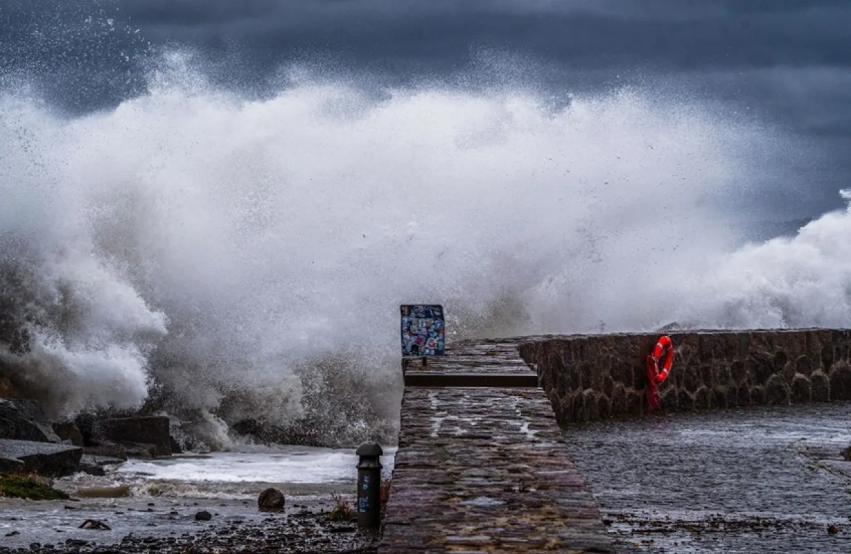 رصد زلازل شرق المتوسط بالسمعيات الأرضية نحو إنذار مبكر للتسونامي في مصر