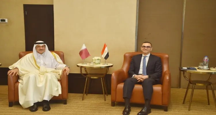 وزير الاستثمار يبحث مع نظيره القطري تعزيز التعاون التجاري