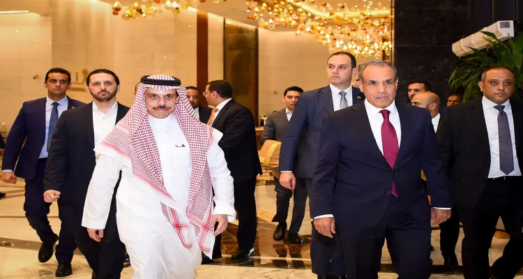 وزير الخارجية والهجرة المصري يستقبل نظيره السعودي بمدينة العلمين