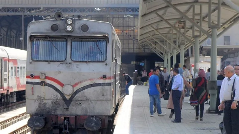 إيقاف مدير مكتب نائب رئيس السكة الحديد عن العمل بسبب تنمره على زميلته