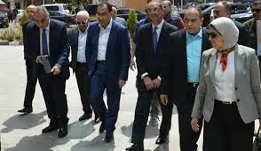 رئيس الوزراء المصري يقوم بجولة تفقدية في بورسعيد