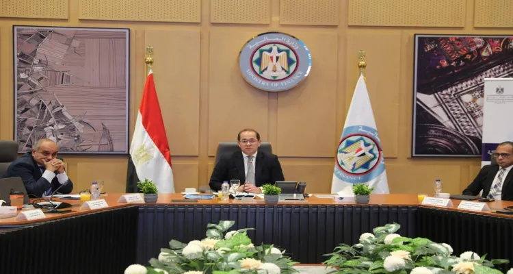 لقاء وزير المالية مع عدد من مستثمري الأسواق الناشئة
