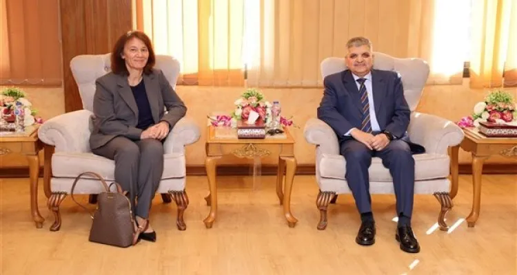 لقاء رئيس هيئة قناة السويس مع وفد صندوق النقد الدولي