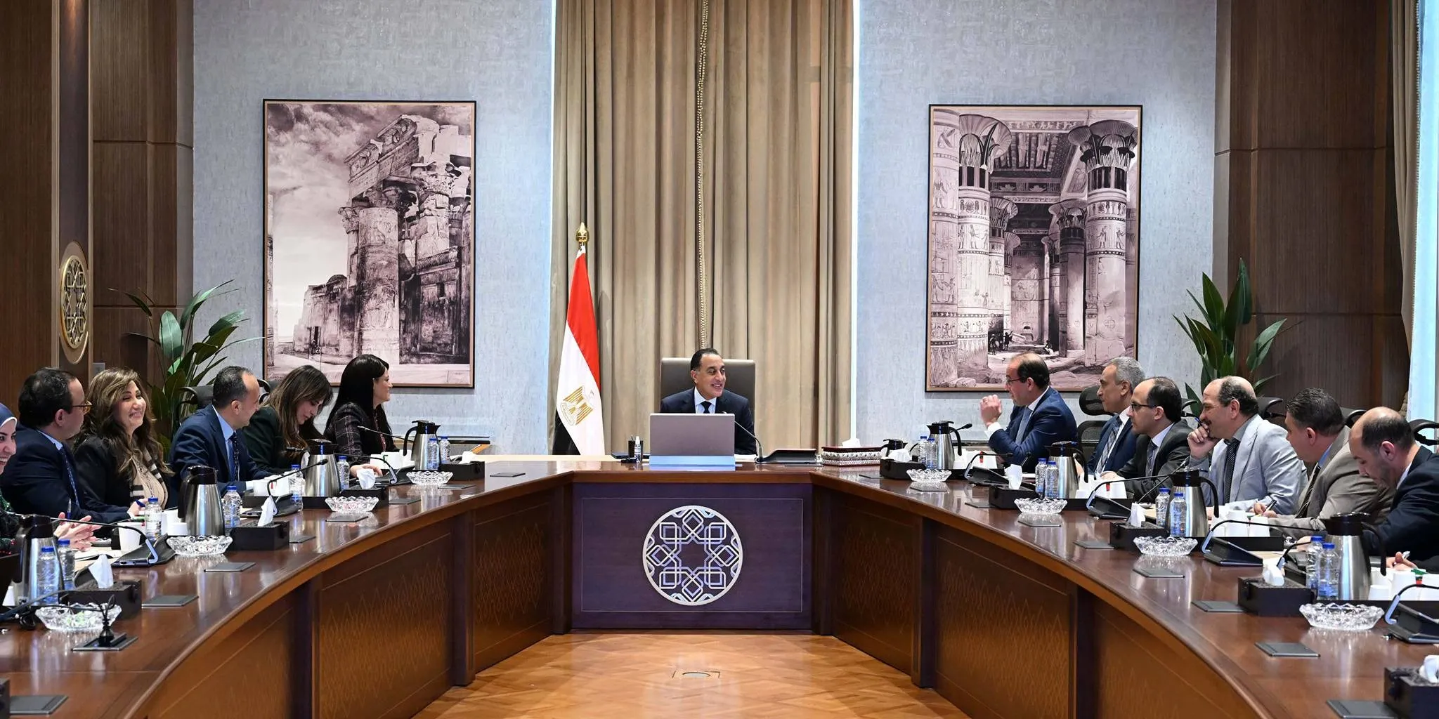 مدبولي يعقد اجتماعاً لمتابعة الموقف التنفيذي والمالي لمبادرة 