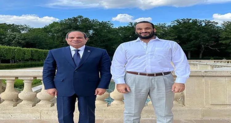 في لقاء ودي بباريس.. السيسي يلتقي ولي العهد السعودي ويؤكدان على قوة العلاقات
