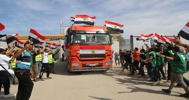 بلومبرج: جميع الأطراف تتودد إلى مصر باعتبارها محورية للاجئي غزة