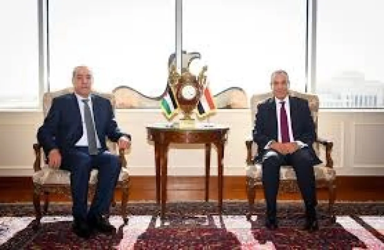 وزير الخارجية المصري يستقبل نائب الرئيس الفلسطيني في أول زيارة له لمصر منذ توليه منصبه