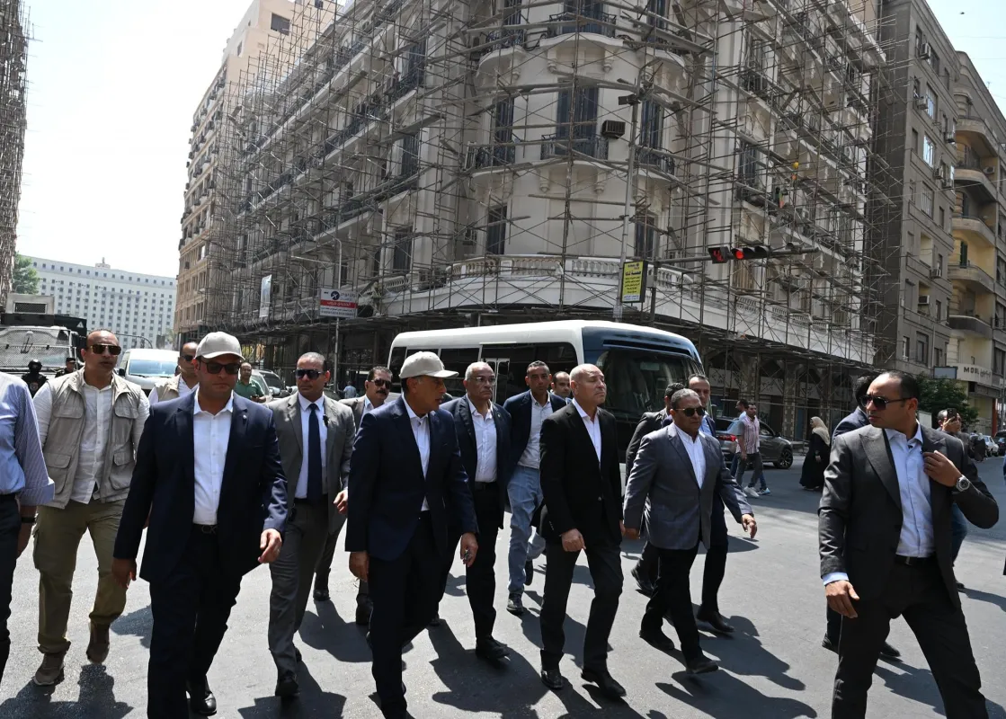 رئيس الوزراء يتفقد مشروعات الترميم في القاهرة التاريخية