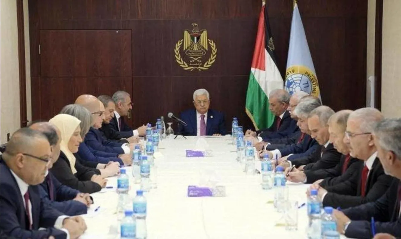 جيروزاليم بوست: عباس يأمل في جذب حماس إلى حكومة 'الوحدة' الفلسطينية في مؤتمر القاهرة