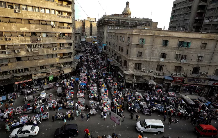 انكماش القطاع غير النفطي في مصر للشهر الـ38 بفعل التضخم والعدوان على غزة