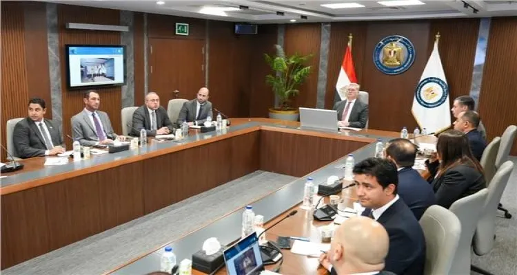 وزير البترول يستعرض فرص دخول كارجاس إلى الدول العربية والإفريقية