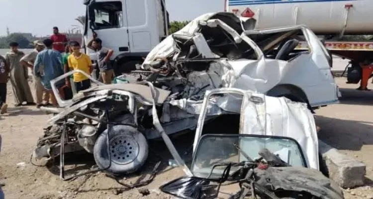 مصرع 19 شخصًا بينهم أطفال في حادث سير مروّع في مصر