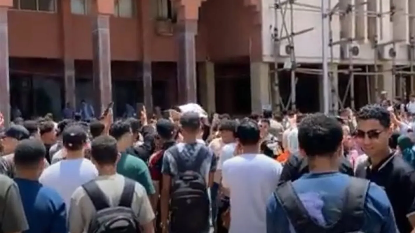 استمرار المظاهرات الطلابية في جامعة الزقازيق لليوم الثاني احتجاجًا على وفاة طالبة