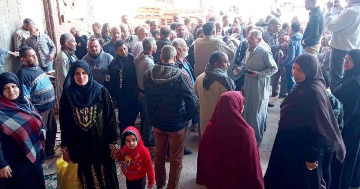عمال سيراميكا إينوفا يضربون للمطالبة بالرواتب المتأخرة