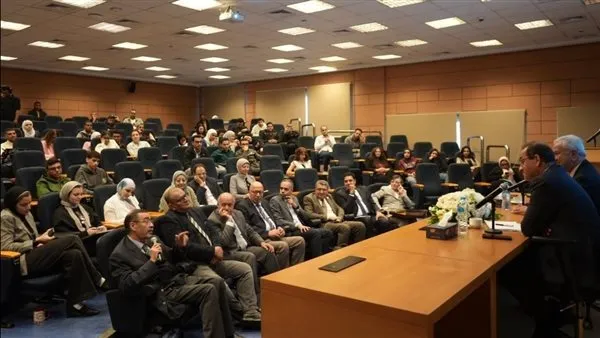 لقاء وزير المالية بطلاب جامعة النيل