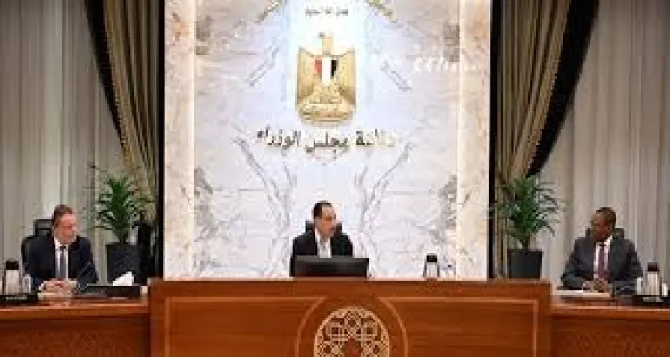 رئيس الوزراء يستقبل نائب المدير العام لصندوق النقد الدولي والوفد المرافق له