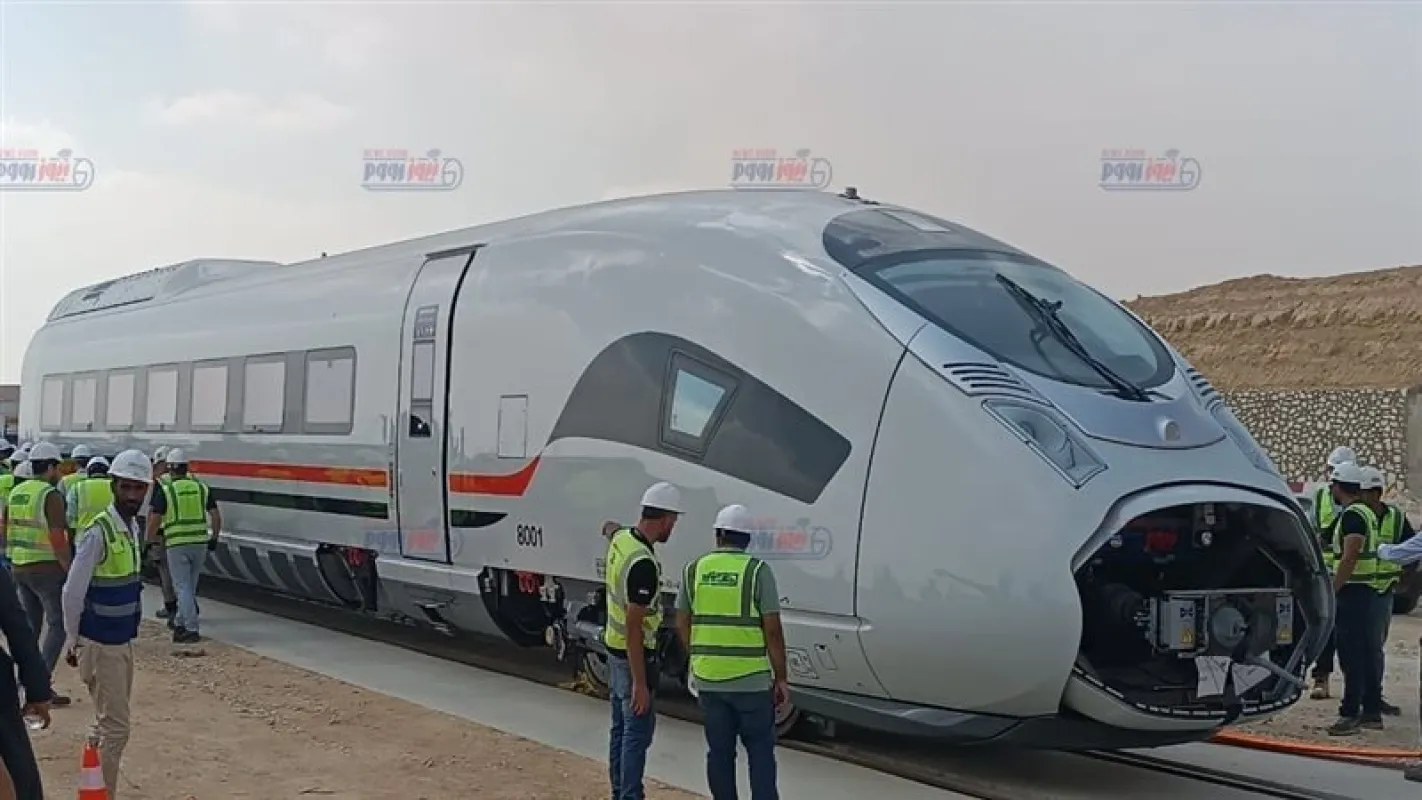 بدء مدّ القضبان في مشروع القطار الكهربائي السريع بمصر