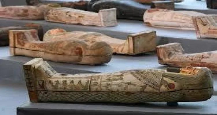 الولايات المتحدة تُعيد لمصر أجزاء من معبد ملكي وعملة ذهبية نادرة وقطعًا أثرية مهربة