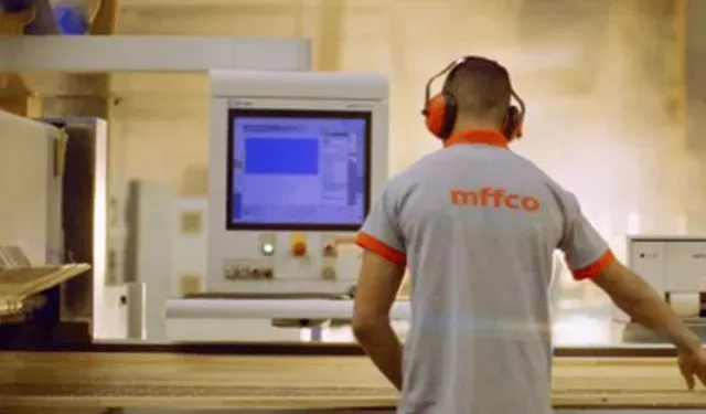 إنذرات بالفصل لعمال بـ