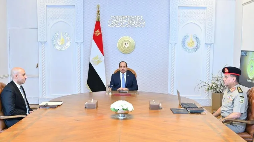 السيسي يجتمع مع وزير التربية والتعليم والتعليم الفني ومدير الأكاديمية العسكرية المصرية