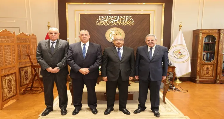 نقيب المحامين يلتقى وزير العدل ويؤكد: انفراجة في أزمة الرسوم القضائية