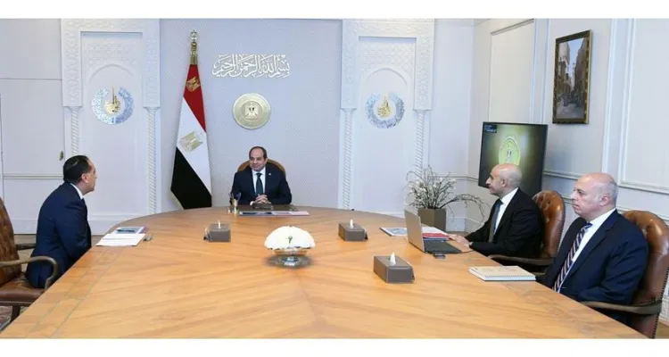 السيسي يجتمع برئيس مجلس الوزراء ووزير التربية والتعليم