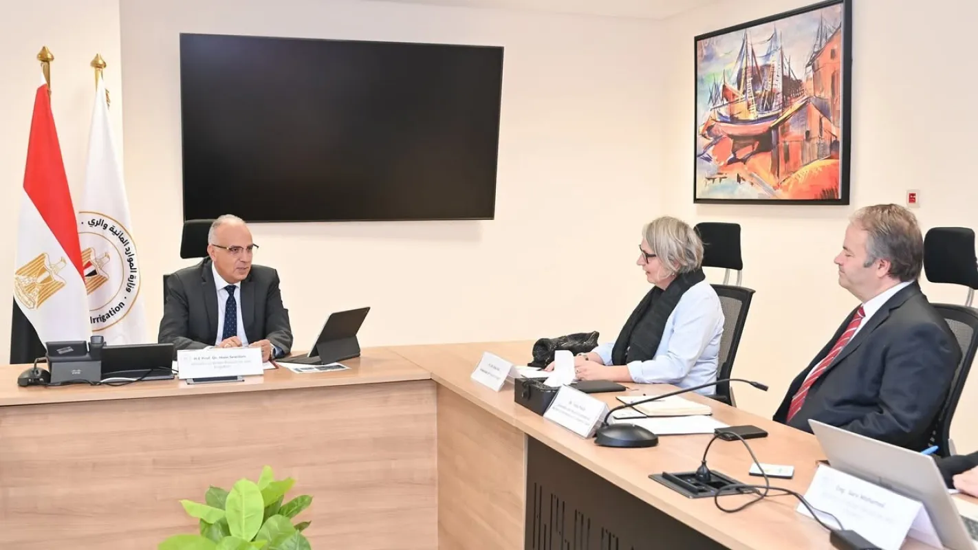اجتماع وزير الري مع سفيرة فنلندا