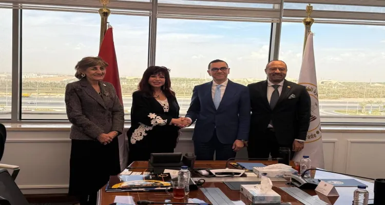 لقاء وزير الاستثمار مع وفد اتحاد المستثمرات العرب