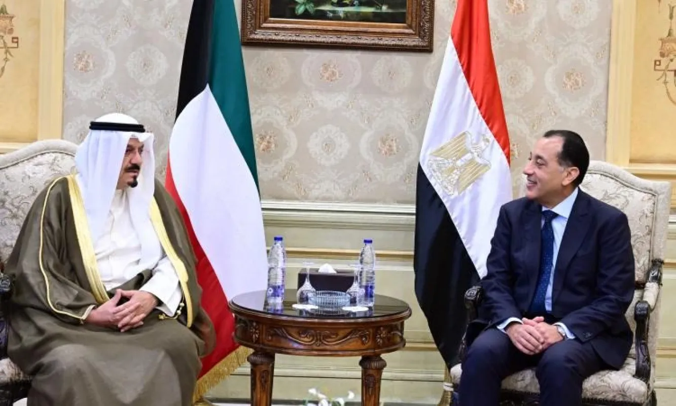 لقاء رئيس الوزراء مع نظيره الكويتي
