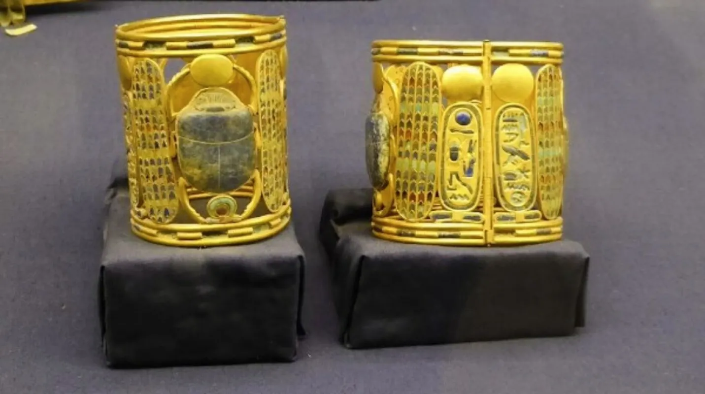 مصر: سوار ذهبي من عصر الفراعنة سُرق وصُهر – 4 اعتقالات