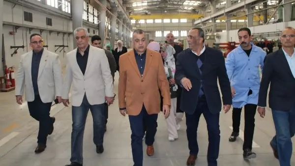 وزير الدولة للإنتاج الحربي يتفقد سير العمل بمصنع 
