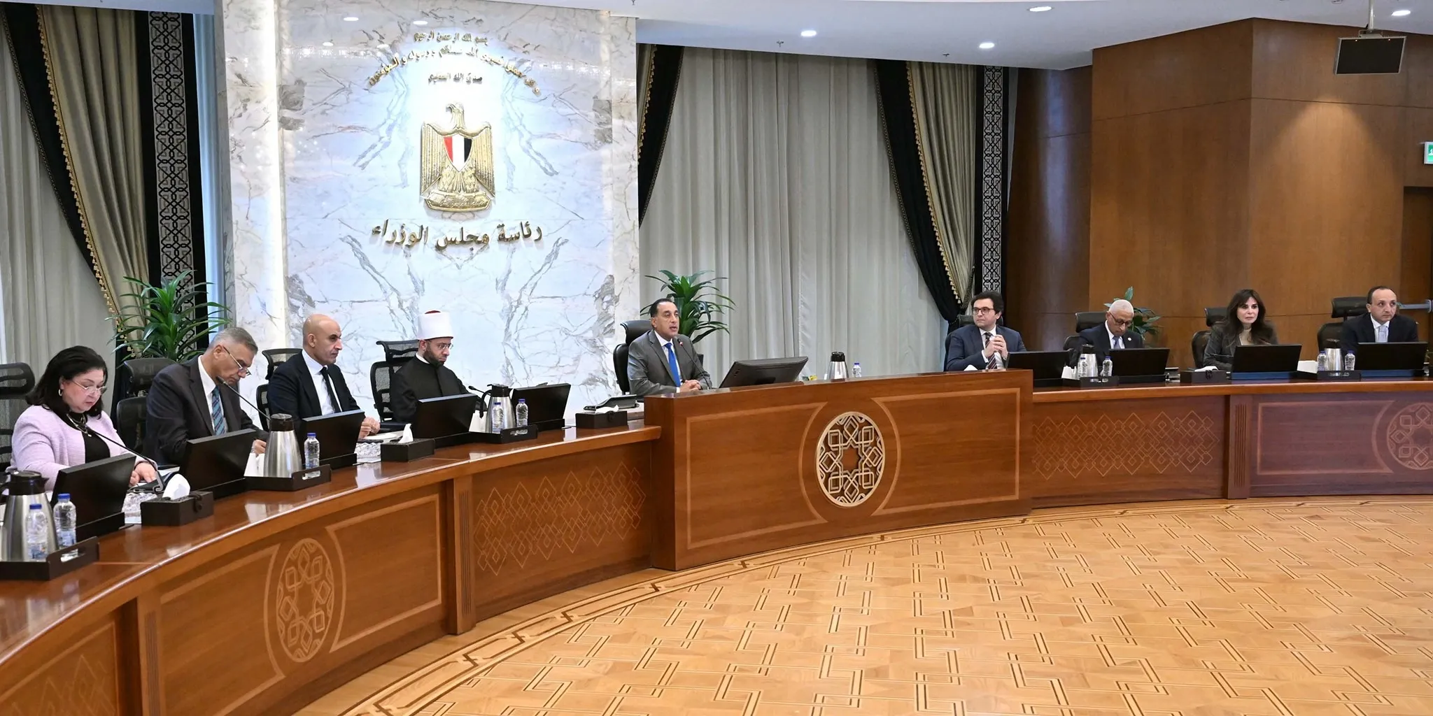 رئيس الوزراء يتابع زيادة الخدمات والأنشطة بالمحافظات الحدودية