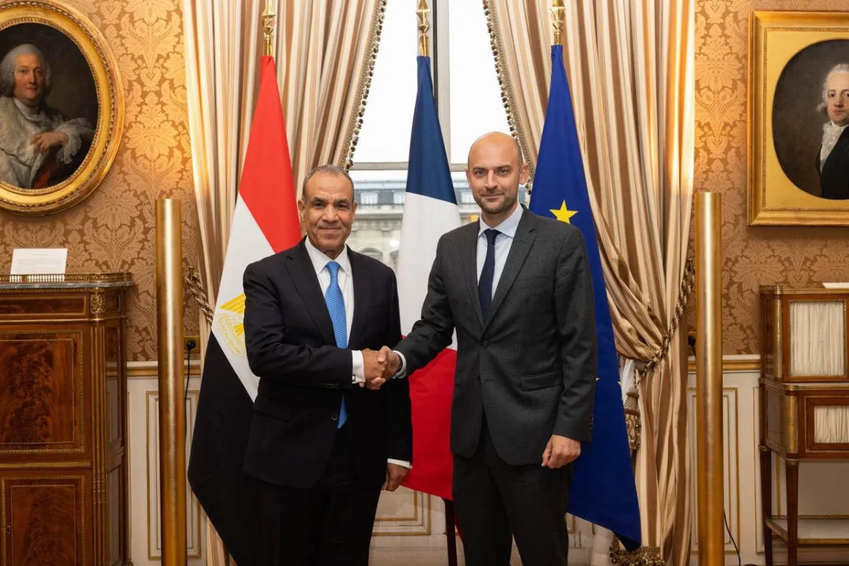 لقاء وزير الخارجية مع نظيره الفرنسي