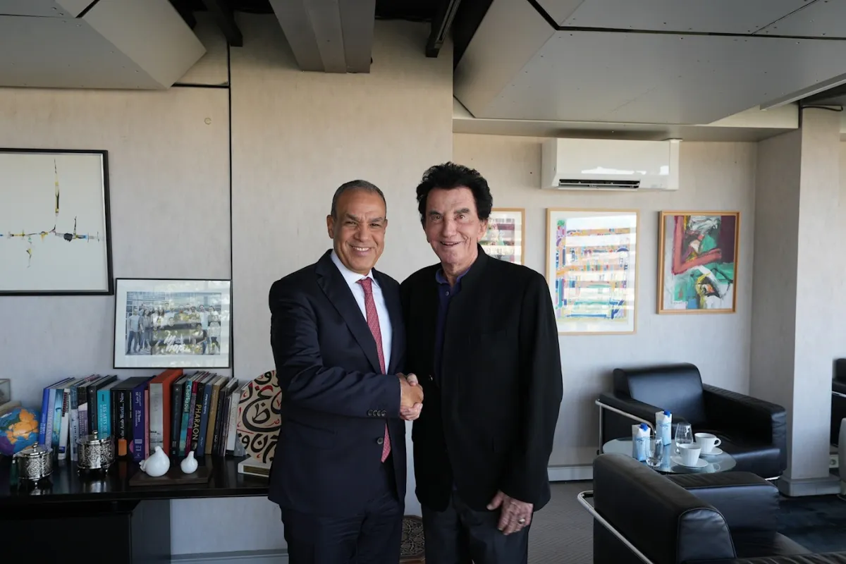 وزير الخارجية يزور معهد العالم العربي في باريس