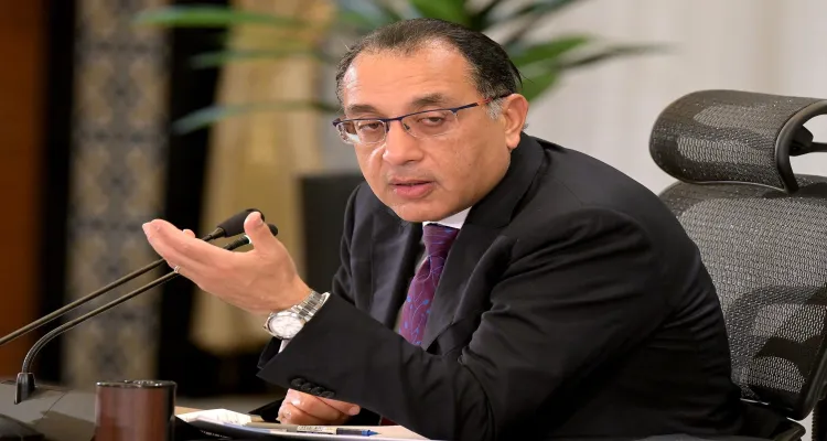 رئيس الوزراء يتابع جهود لجنة الدين الخارجي ويلتقي وفد شركة سامسونج ويشهد احتفالية شركة مصر الجديدة