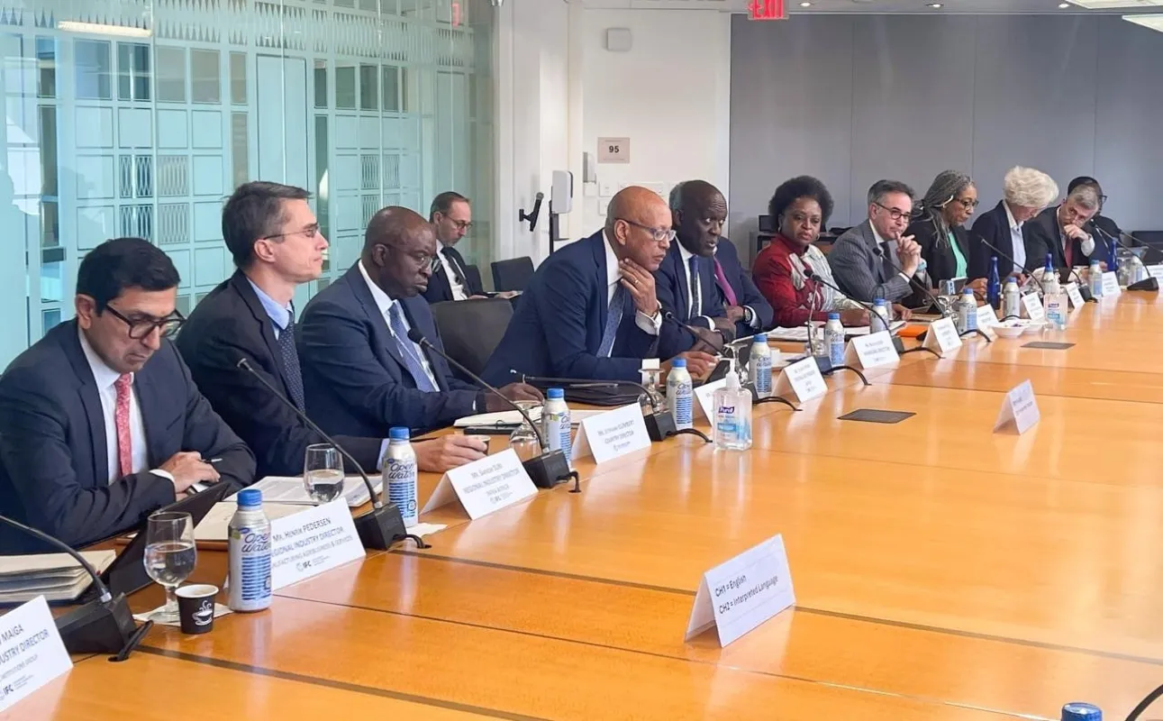 وزيرة التخطيط تبحث مع 