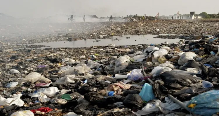 أهالي الحناوى بالزقازيق يستغيثون من انتشار القمامة