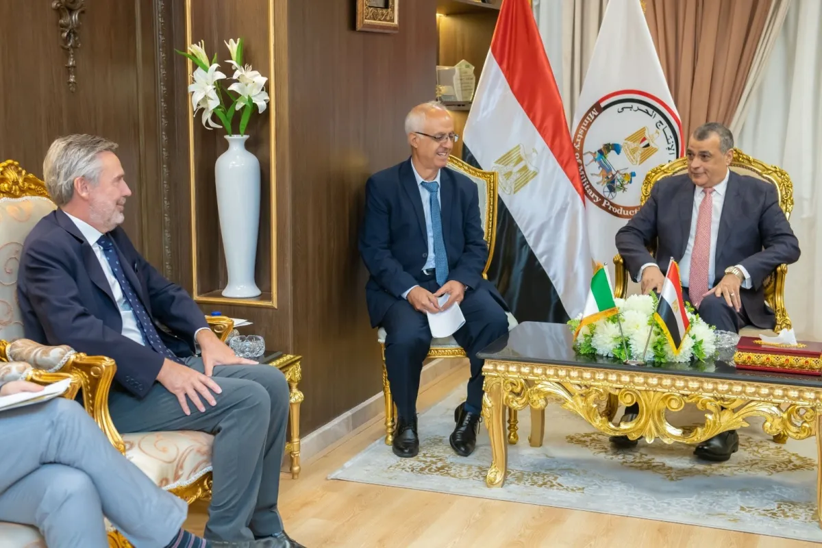 اجتماع وزير الإنتاج الحربي وسفير دولة إيطاليا لدى مصر