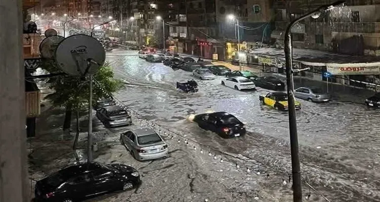 الإسكندرية تتعرض لعاصفة شتوية قاسية تتسبب في خسائر