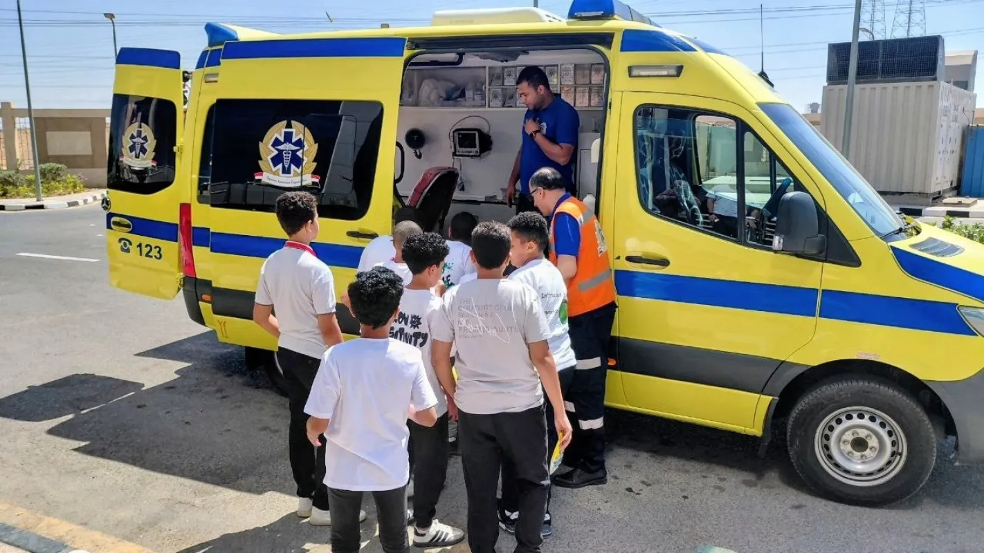 الإسعاف المصري ينقذ سائحة إسبانية من هرم سنفرو