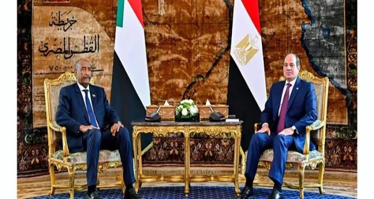السيسي يستقبل رئيس مجلس السيادة الانتقالي للسودان