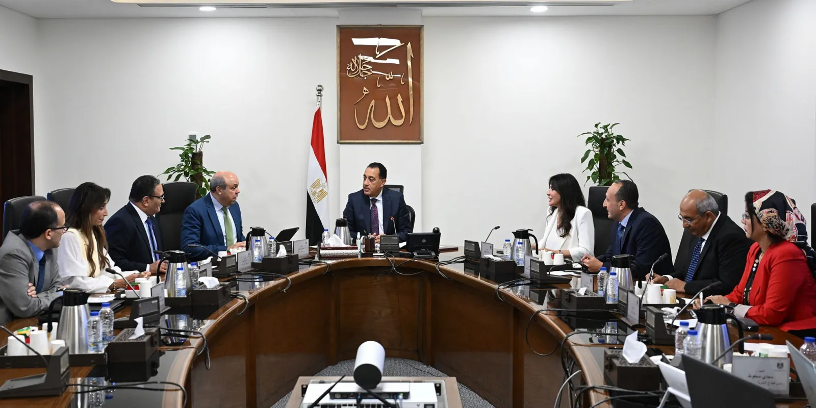 لقاء رئيس الوزراء مع وزير الطيران