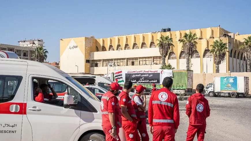 المونيتور: المساعدات لغزة عالقة في مصر مع إغلاق معبر رفح