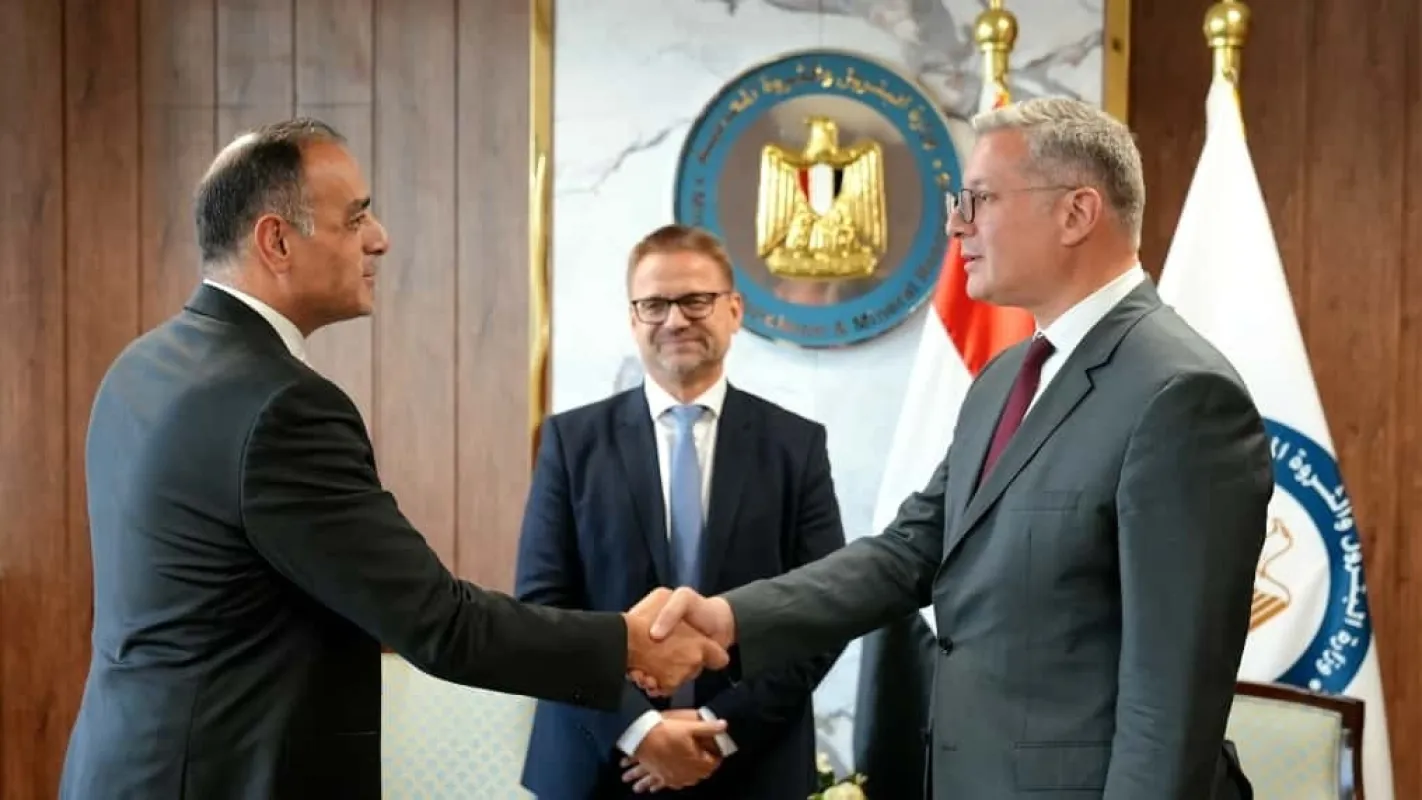 وزير البترول والثروة المعدنية يلتقي المدير العام لشركة توتال إنرجيز الفرنسية ويزور الأردن